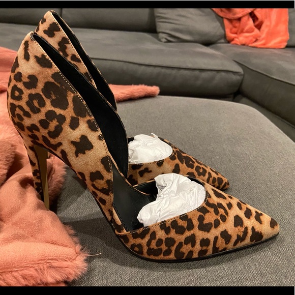 leopard pumps canada